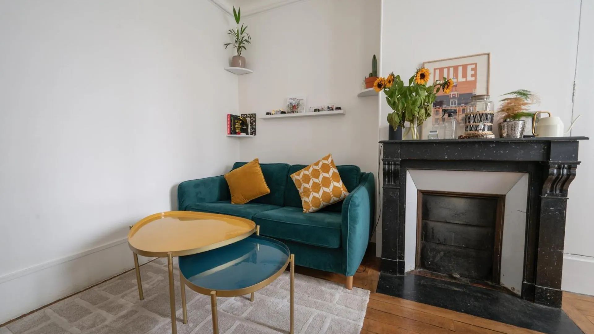 Cosy A Montmartre Parijs
