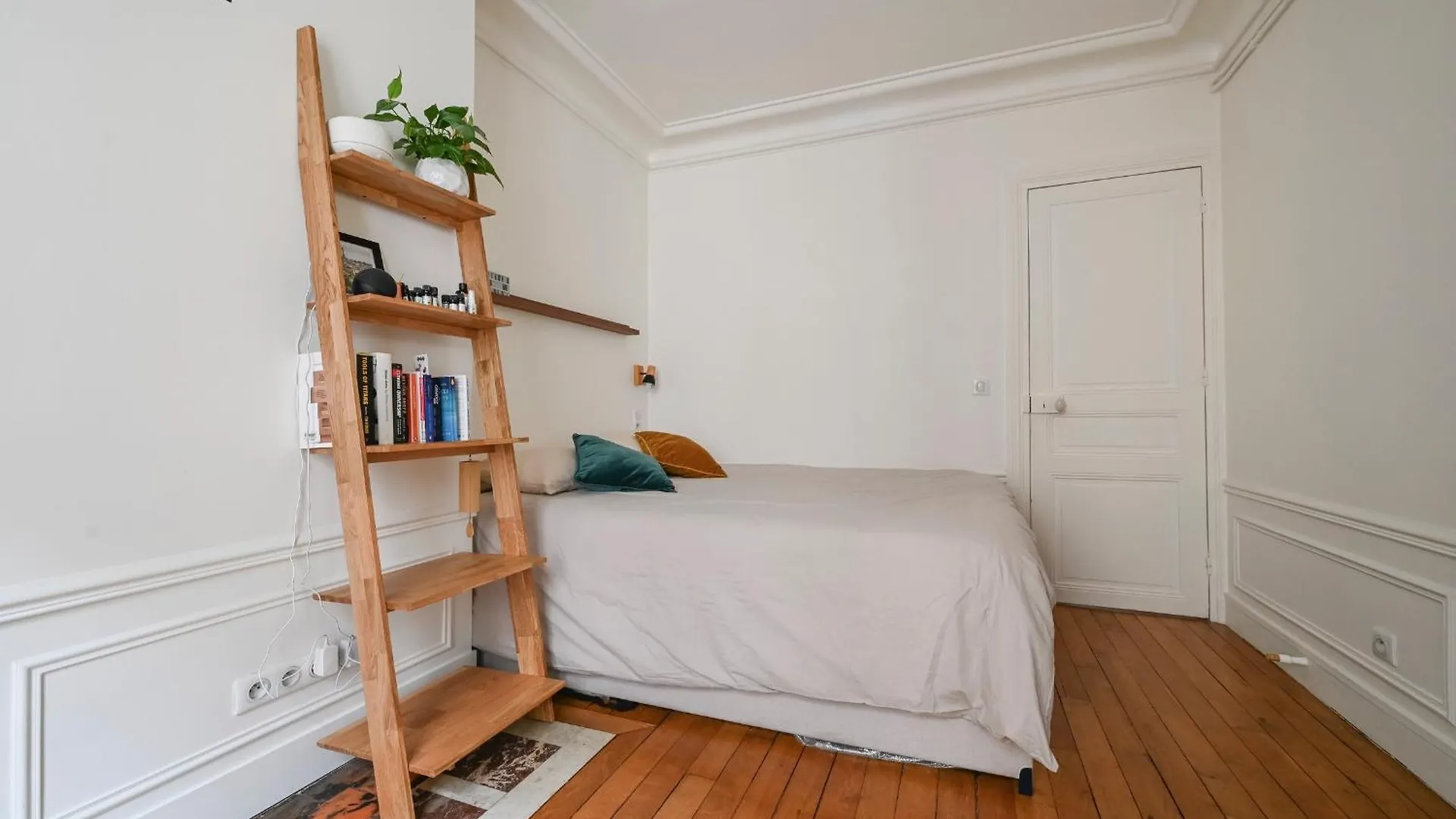 Cosy A Montmartre Parijs